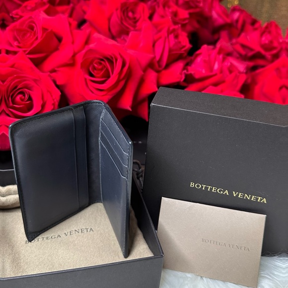BOTTEGA VENETA Card Holder with Box and Dust Bag - Picture 2 of 12